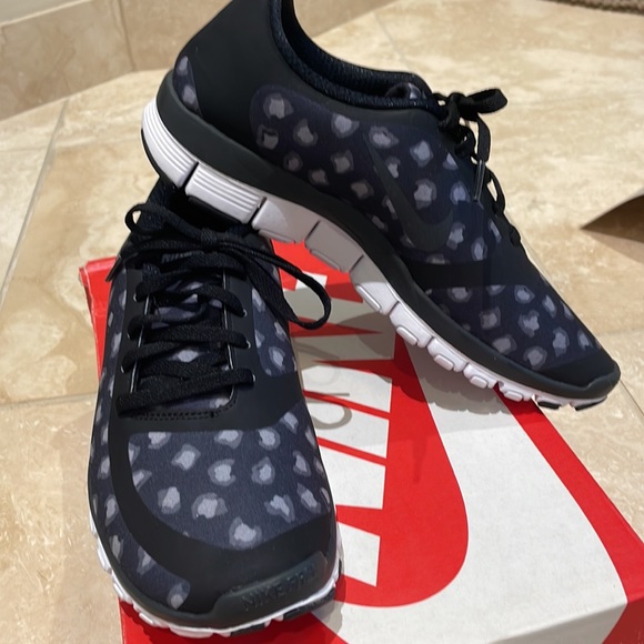 Never Worn in Box! Nike Free 5.0 V4 NS PT Running Shoes - Picture 2 of 7
